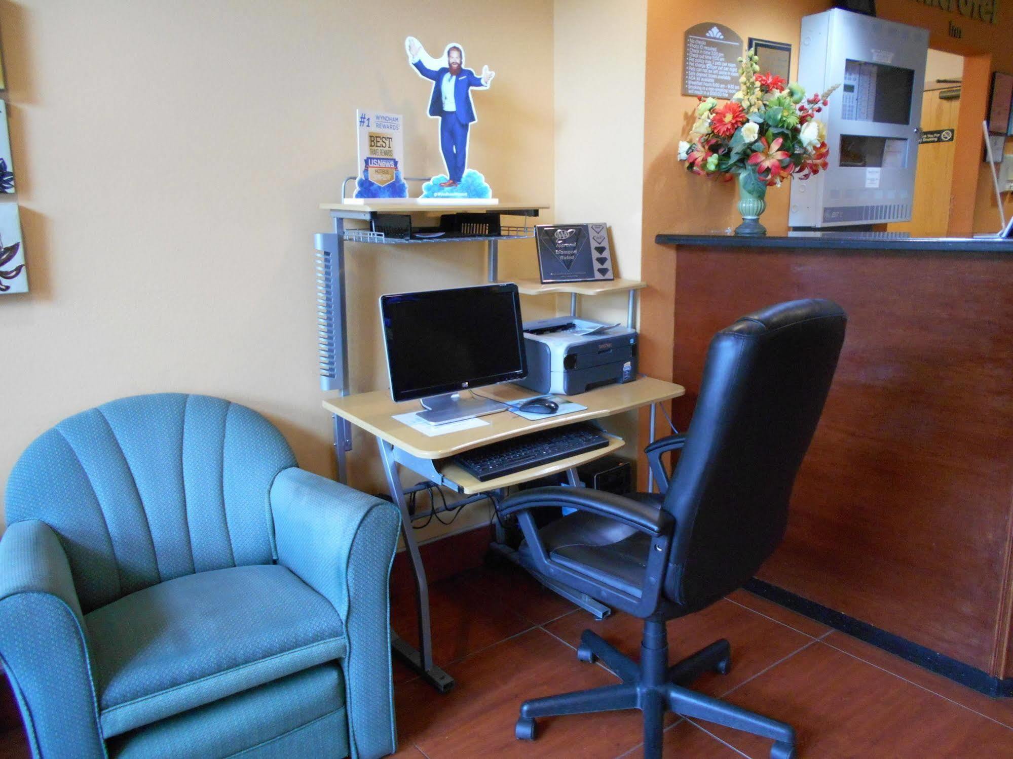 לייתם Microtel Inn By Wyndham - Albany Airport מראה חיצוני תמונה